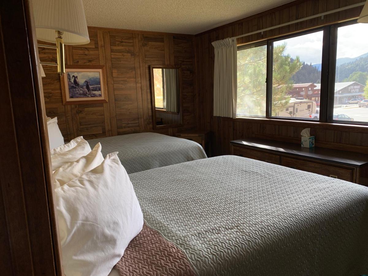 Ponderosa Red River