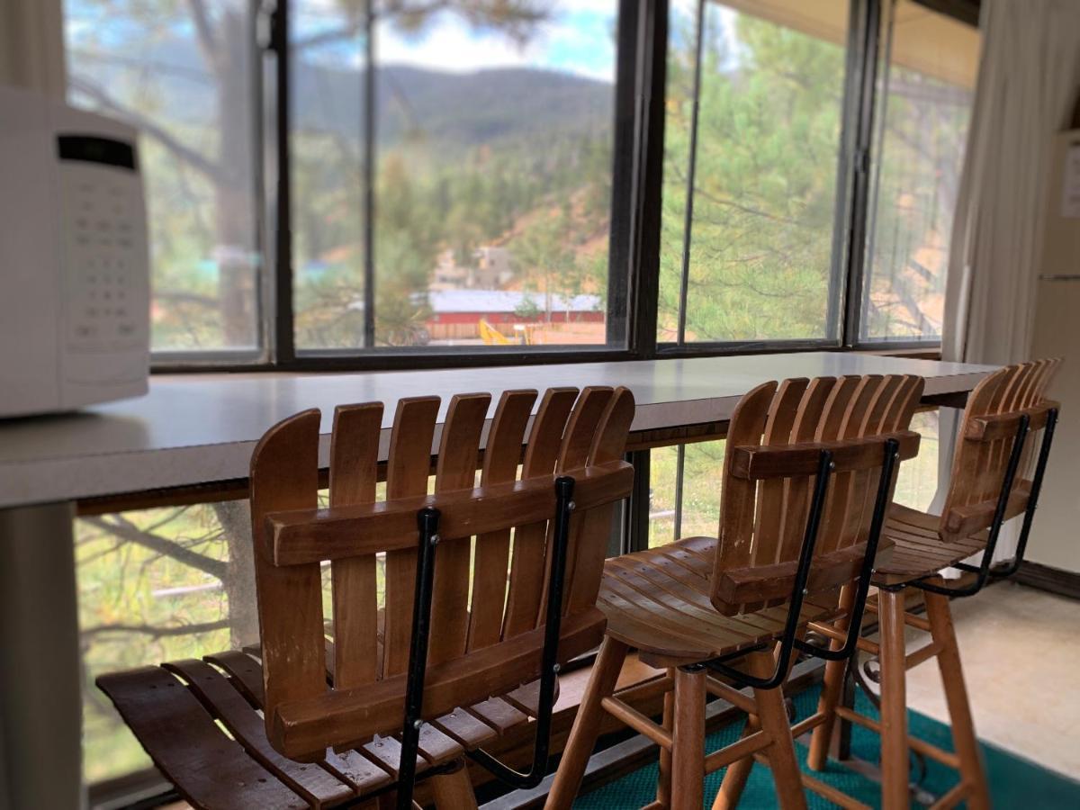 Ponderosa Hotel
